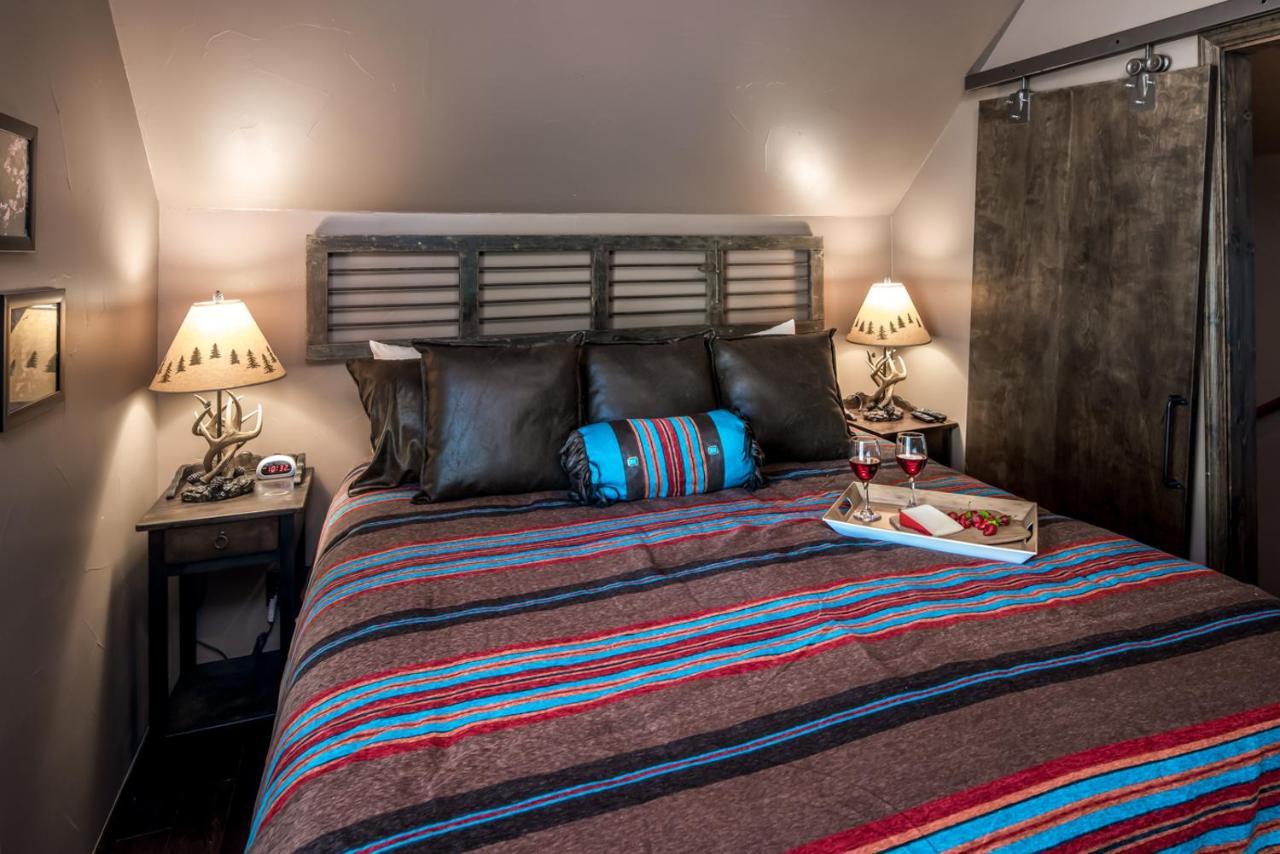 Fifth Dimension, 2 Bedrooms, Wifi, Hot Tub, Game Table, Grill, Sleeps 4 Ruidoso Εξωτερικό φωτογραφία