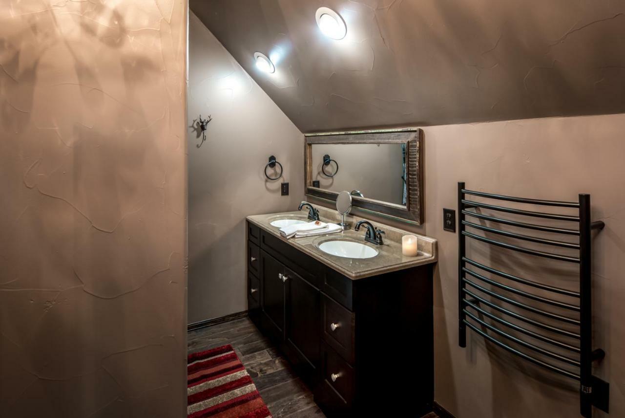 Fifth Dimension, 2 Bedrooms, Wifi, Hot Tub, Game Table, Grill, Sleeps 4 Ruidoso Εξωτερικό φωτογραφία
